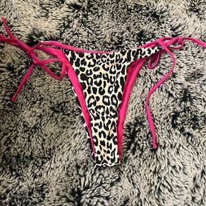 NWOT super cheeky bikini